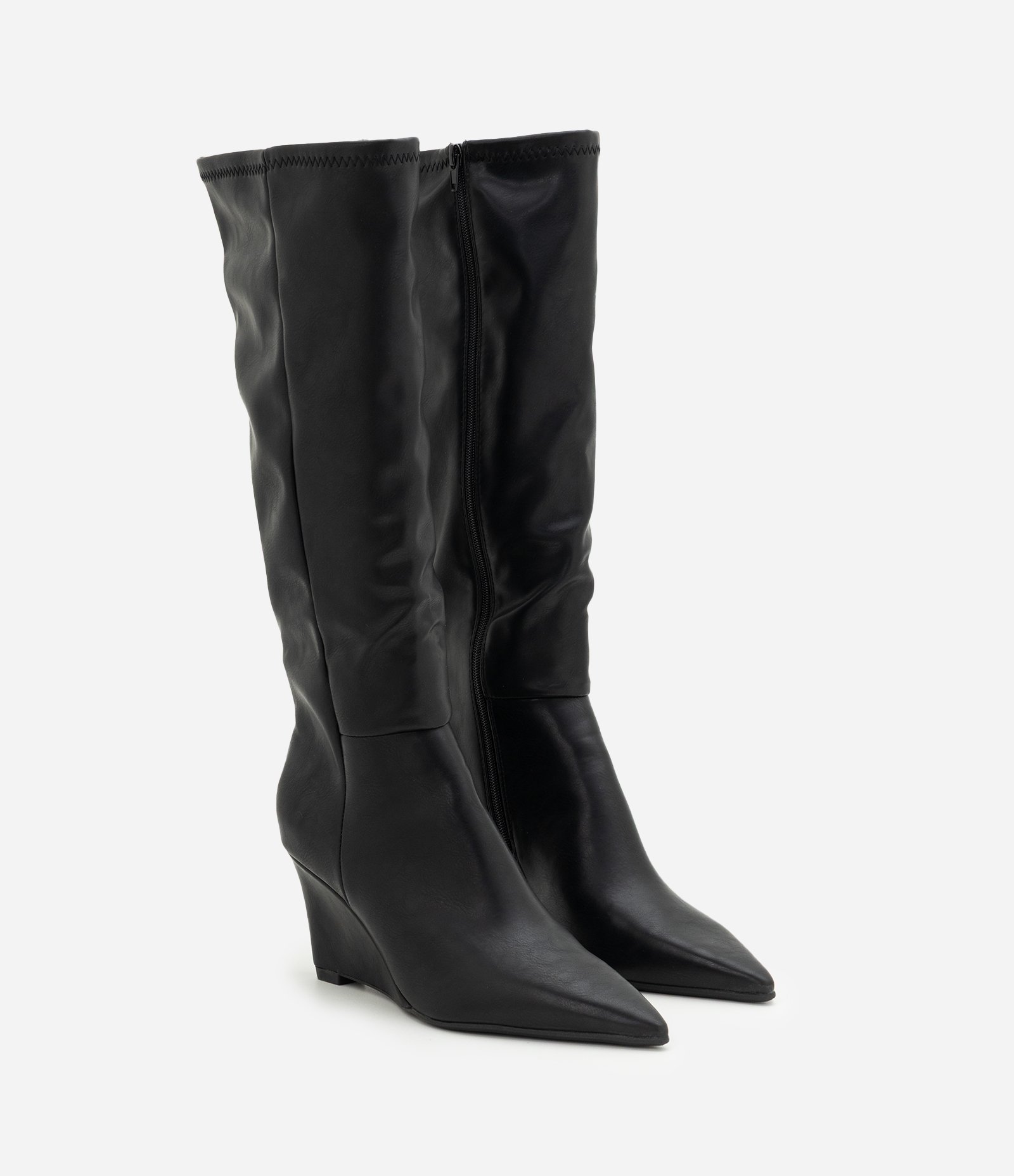 Bota Cano Longo em PU com Salto Anabela e Bico Fino Preto 3