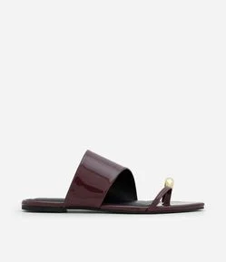 Rasteira em PU com Bico Folha e Dedeira