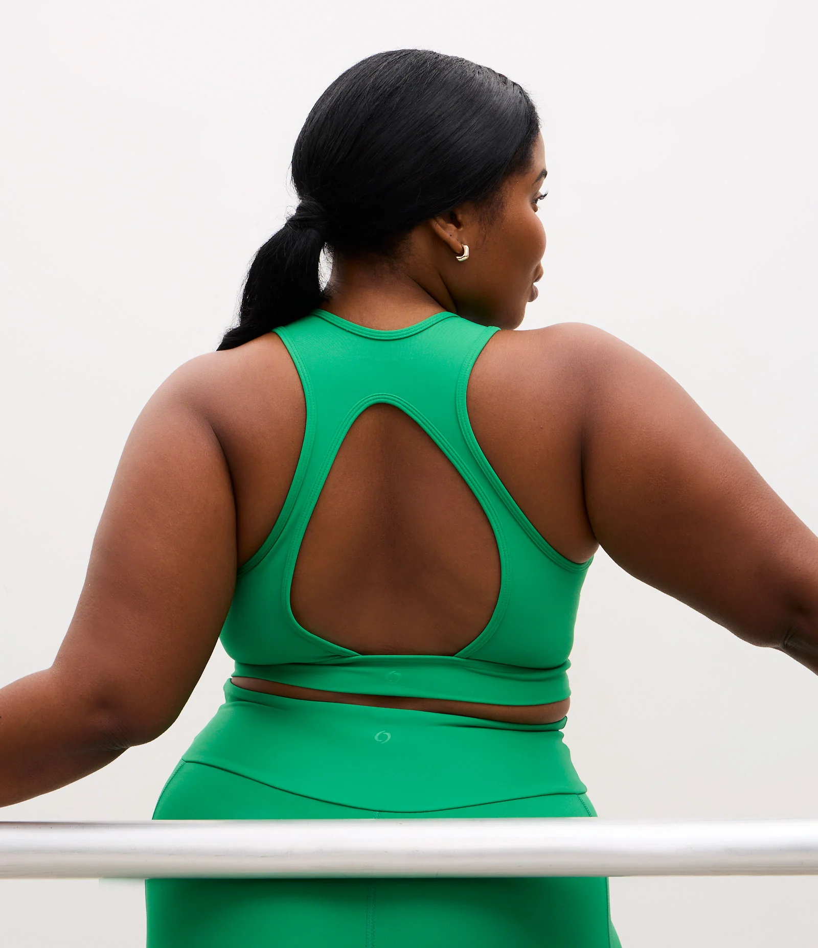 Top Halter Neck Esportivo em Microfibra com Abertura nas Costas Verde 1