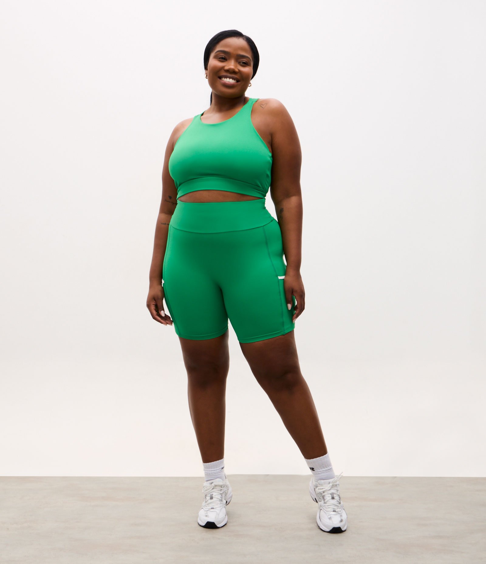 Top Halter Neck Esportivo em Microfibra com Abertura nas Costas Verde 3