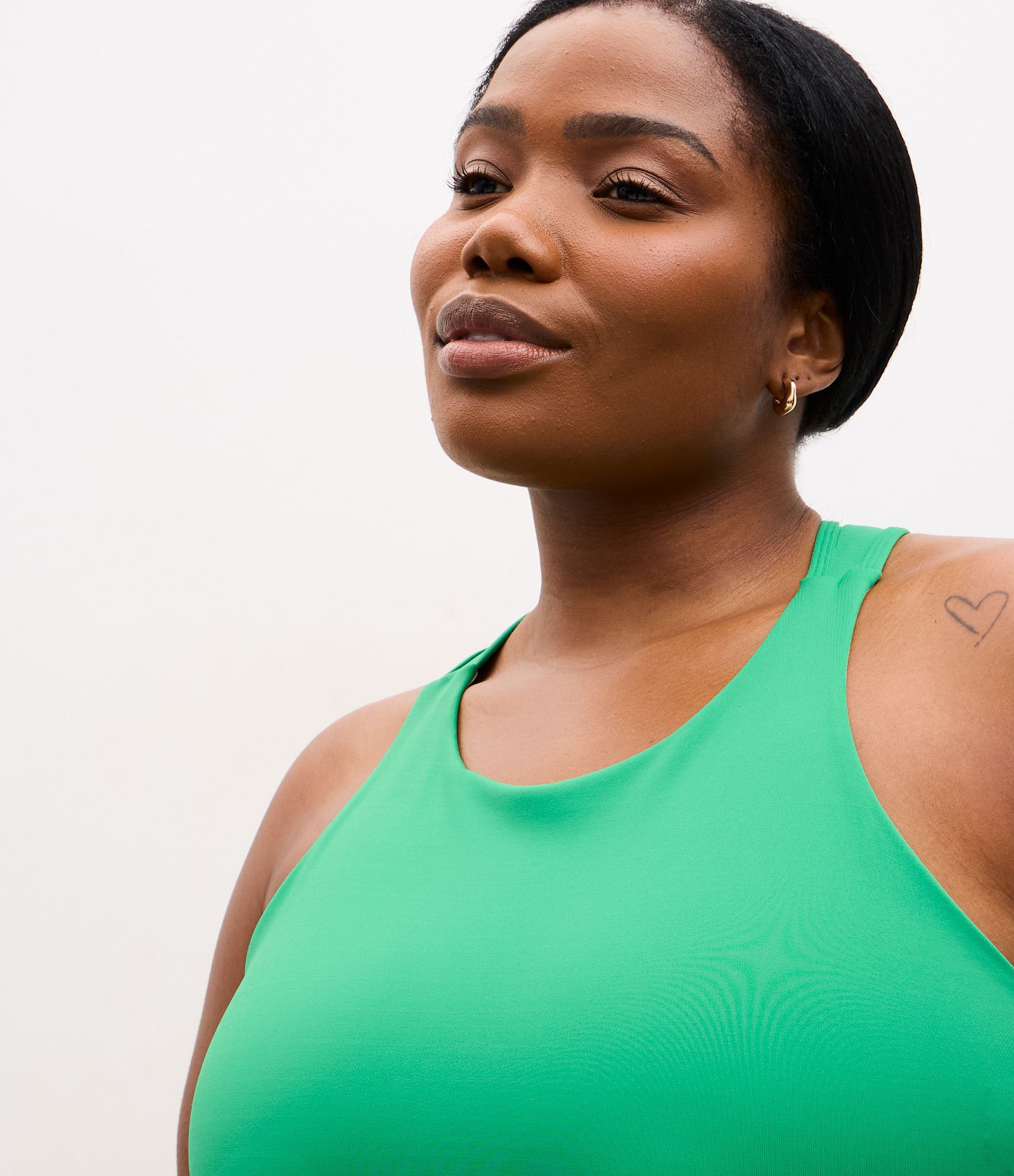 Top Halter Neck Esportivo em Microfibra com Abertura nas Costas Verde 4