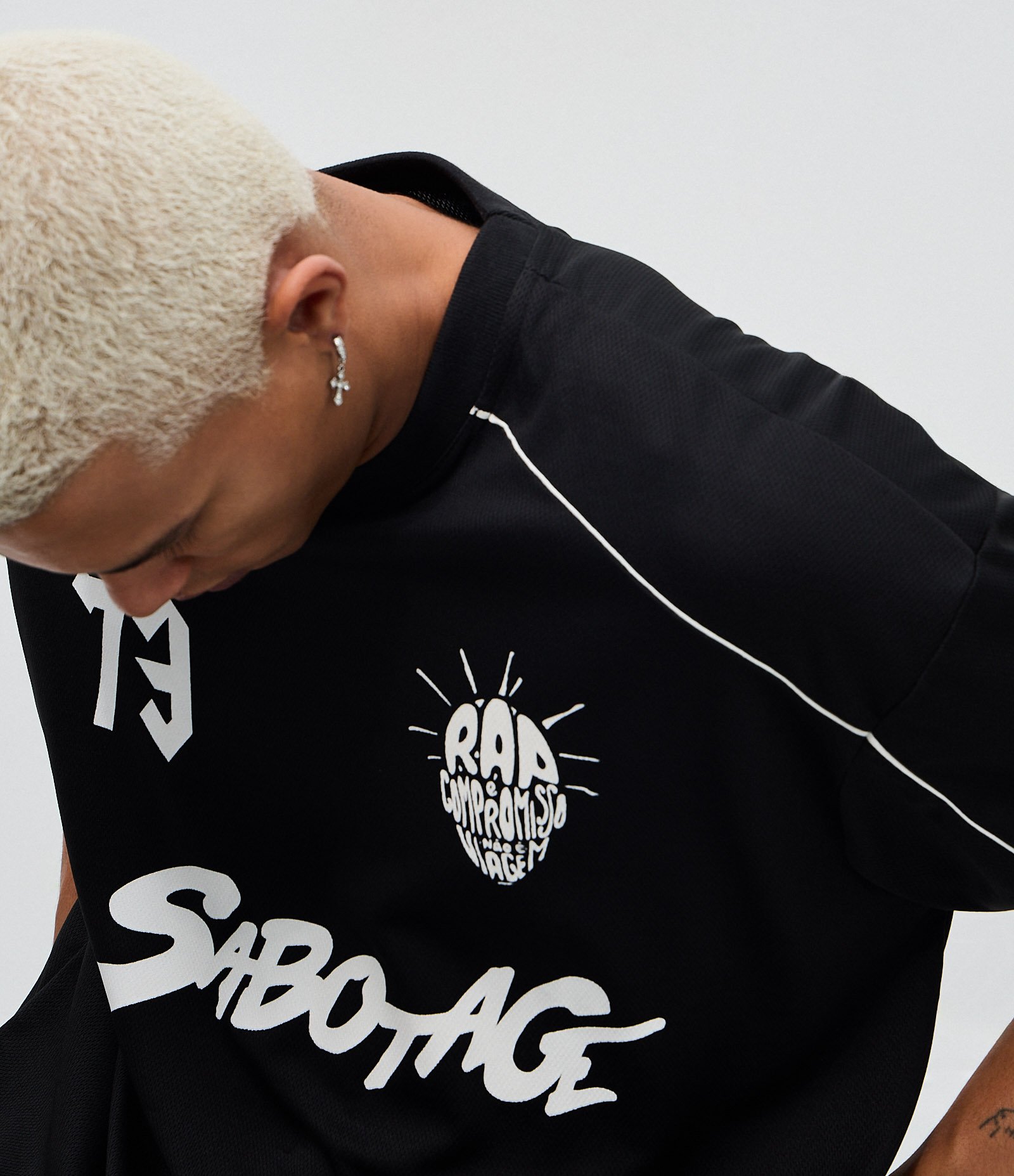 Camiseta Oversized SABOTAGE 73 com Estampa Preto