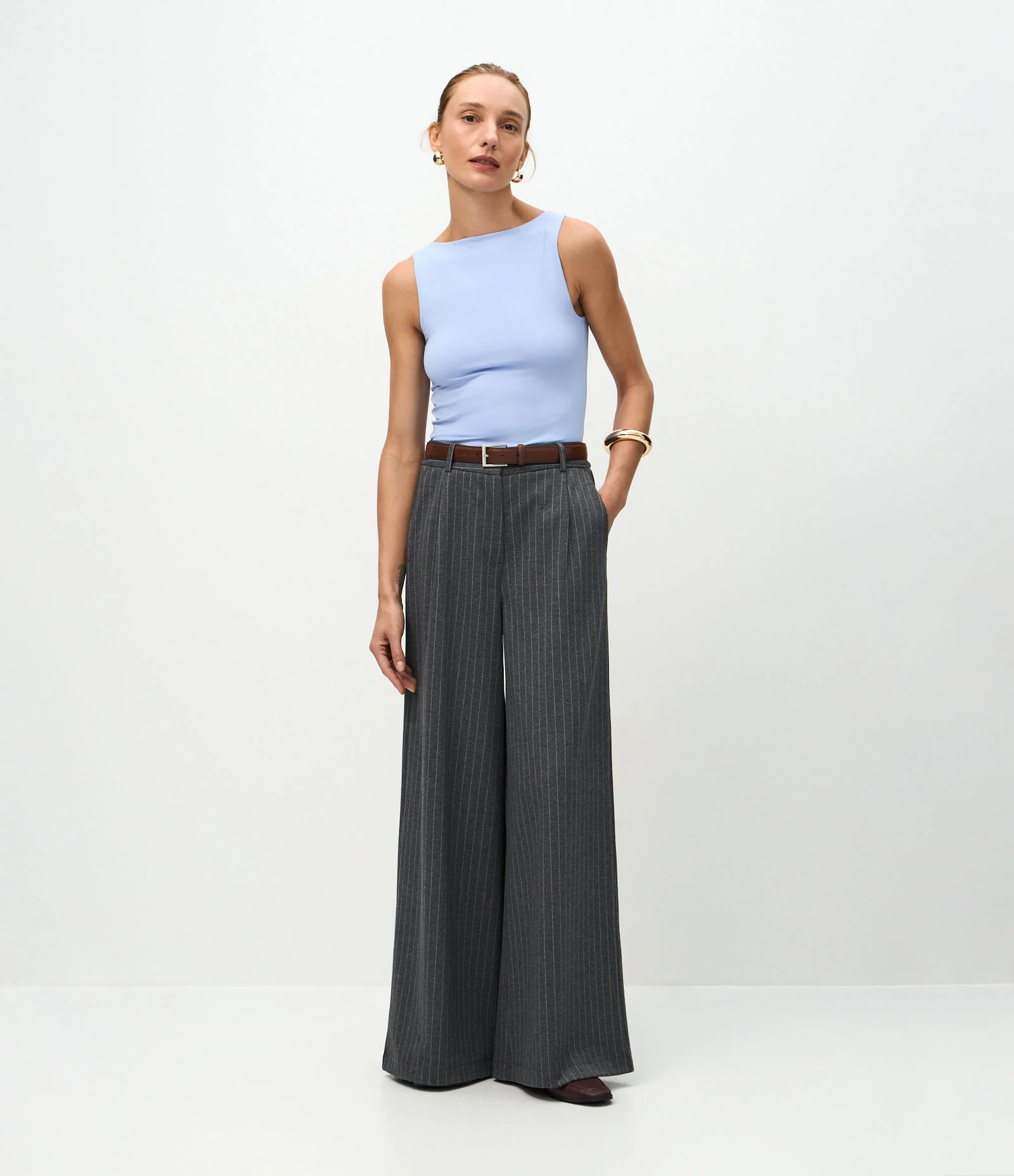 Blusa Regata com Gola Halter em Poliamida Azul 2