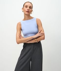 Blusa Regata com Gola Halter em Poliamida
