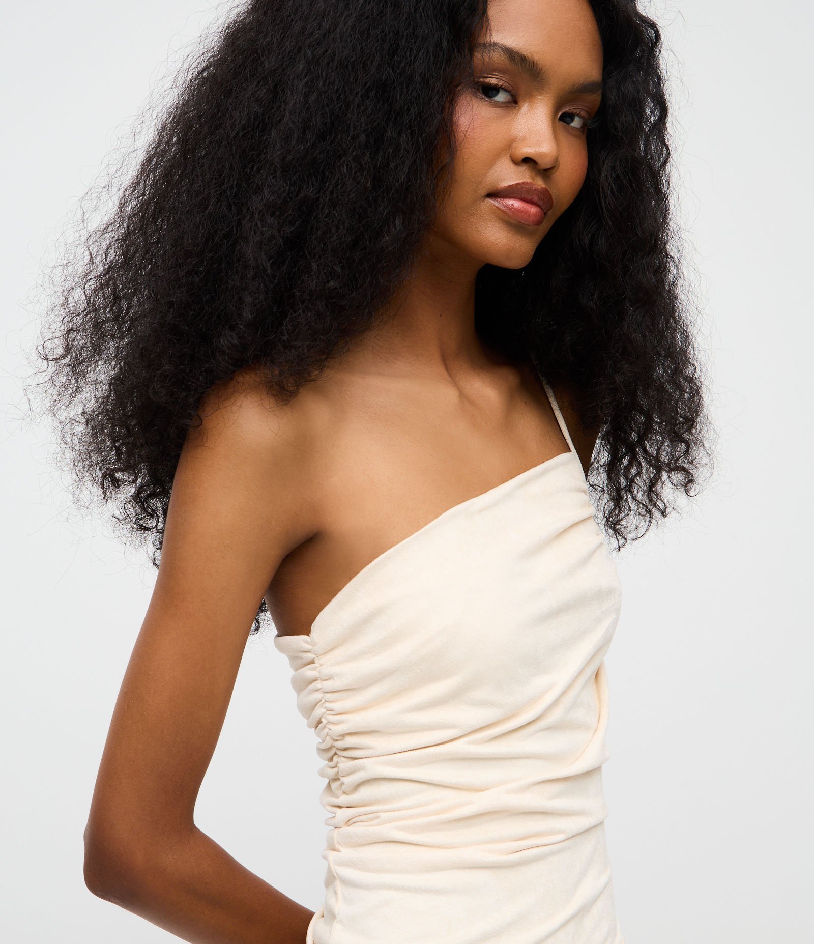 Blusa Ombro Único em Suede com Franzido Lateral Off White 3