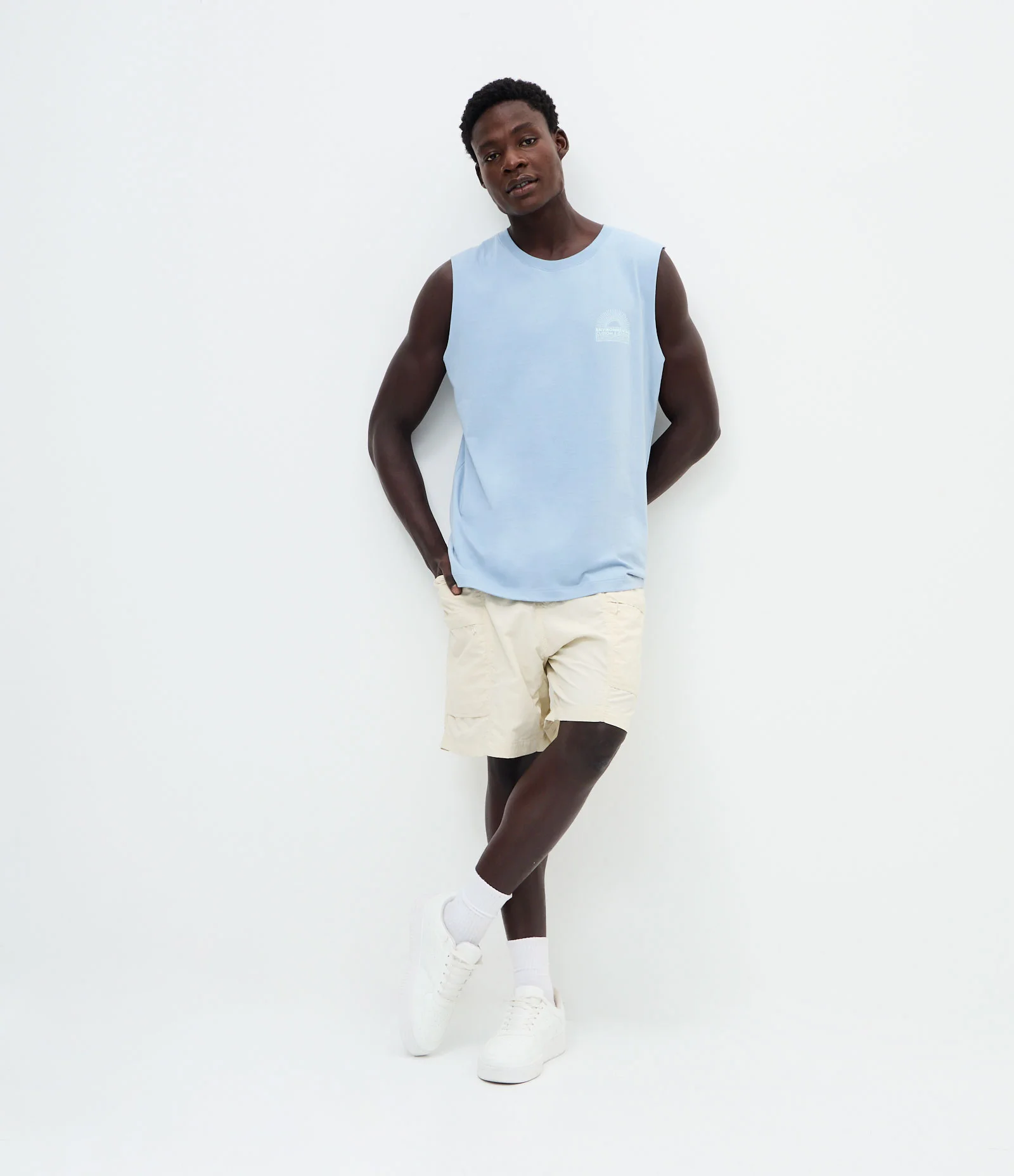 Regata Comfort com Estampa Coqueiro e Sol Azul 2