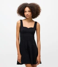 Vestido Curto Sem Manga em Viscolinho com Decote Coração