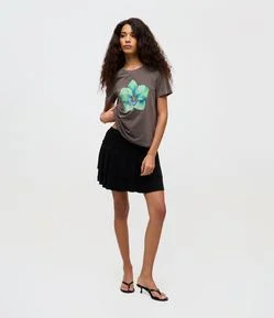 Saia Curta Evasê em Suede com Babados