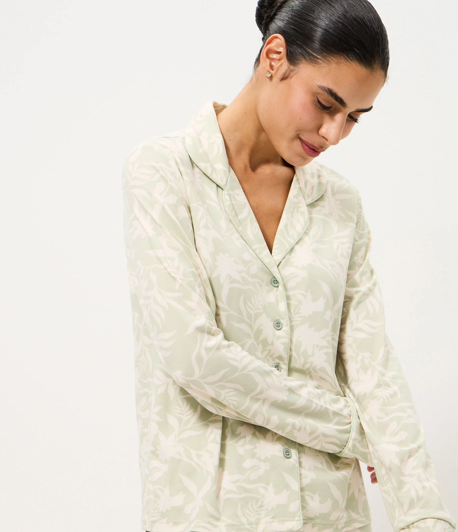 Pijama Longo Americano em Peach Touch com Estampa Floral Verde 2