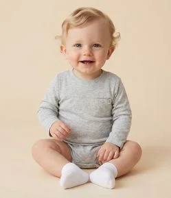 Body Bebê em Cotton com Recortes e Bolso Frontal – Tam 0 a 18 Meses