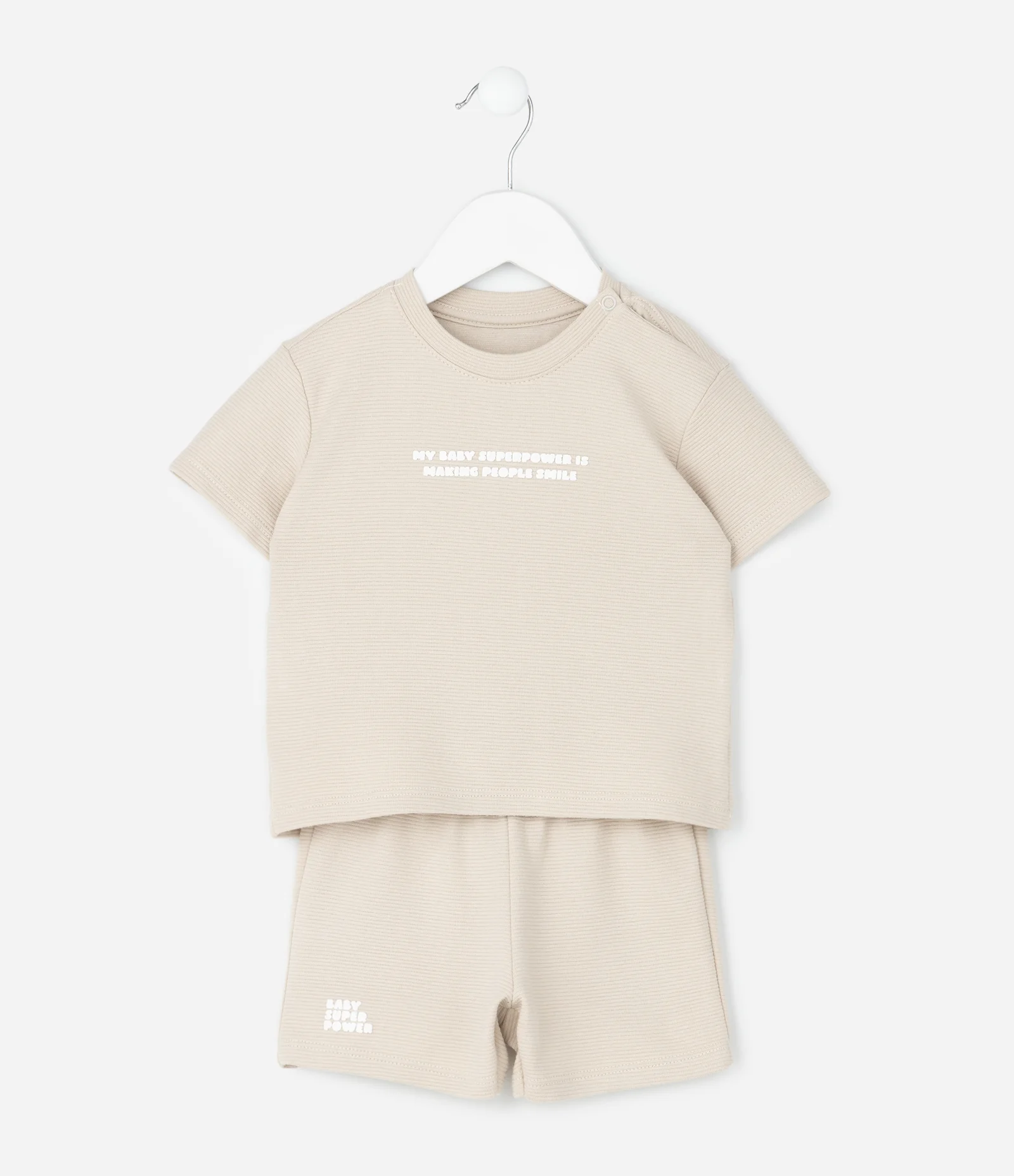 Conjunto Infantil Blusa e Short com Lettering em Relevo – Tam 0 a 18 Meses Bege Claro 2