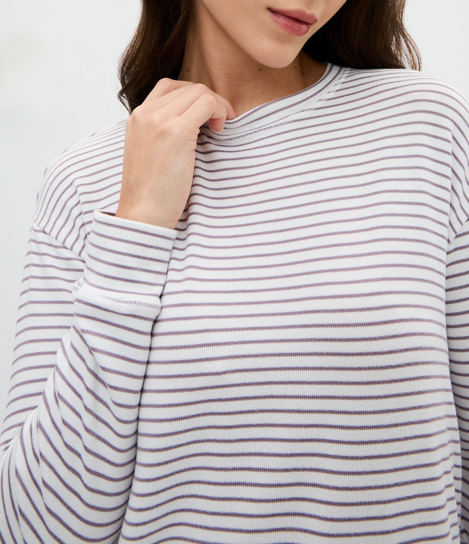 Pijama Longo em Tricô com Estampa de Listras Branco 3