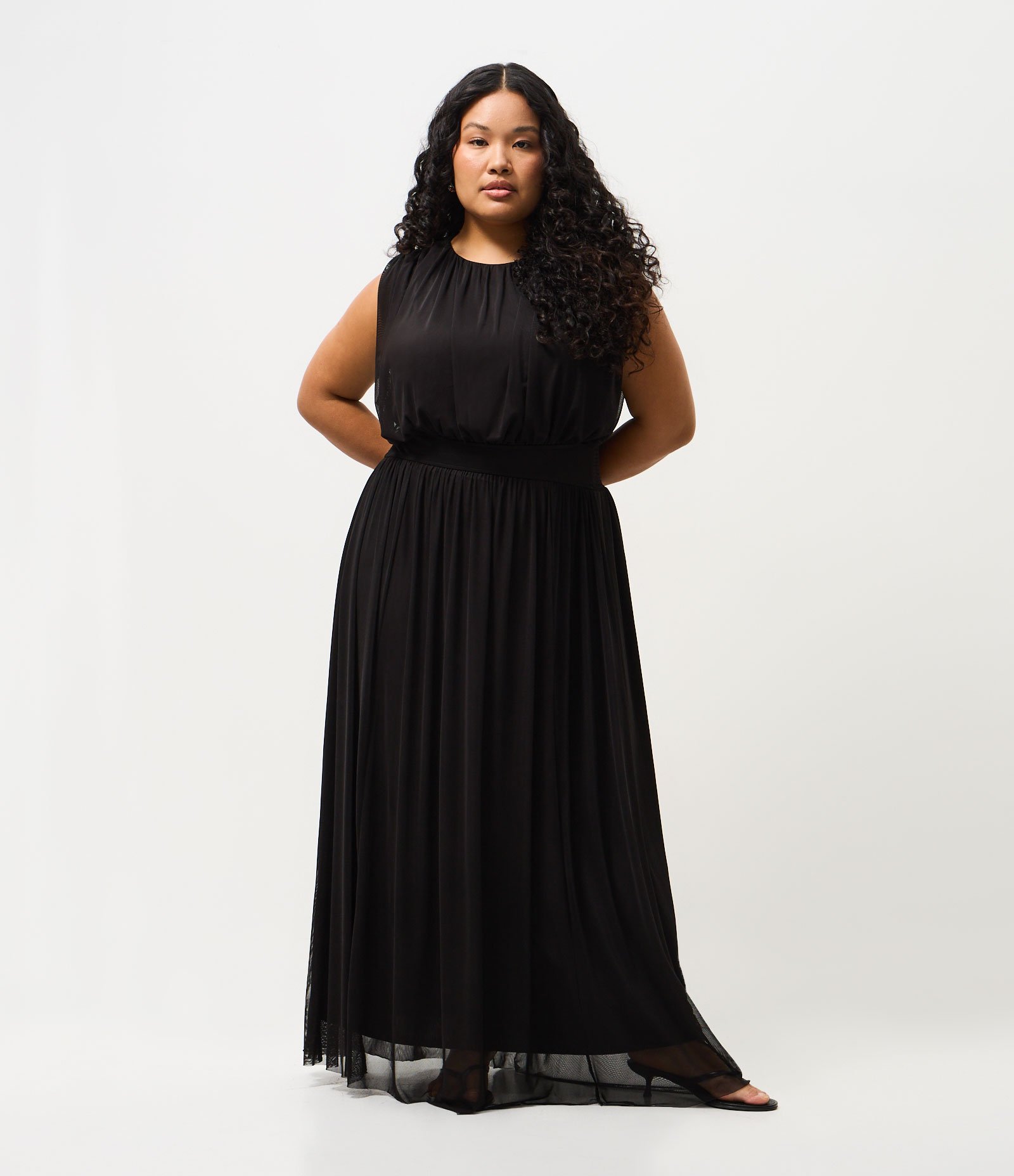 Vestido Longo em Tule Curve & Plus Size Preto 1