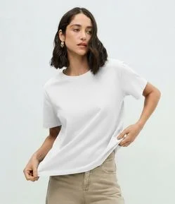 Blusa Básica com Manga Curta e Gola Redonda