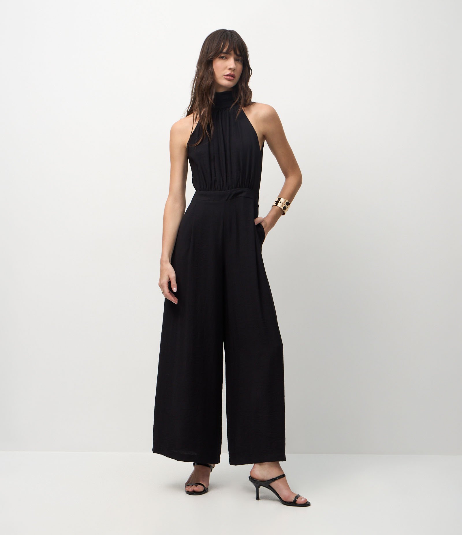 Macacão Halter Longo em Viscose Preto 2