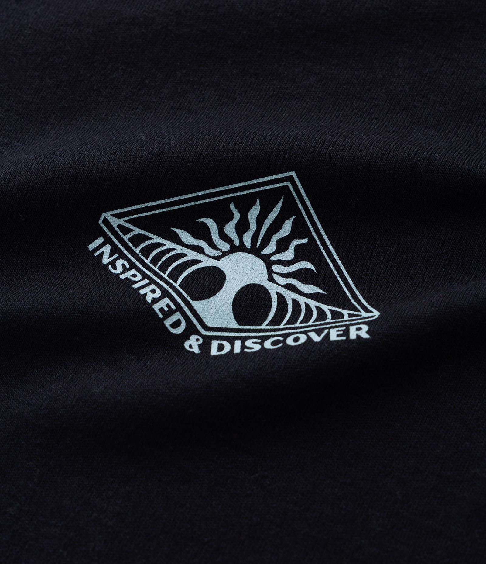 Camiseta em Algodão com Estampa Inspired e Discover Preto 8