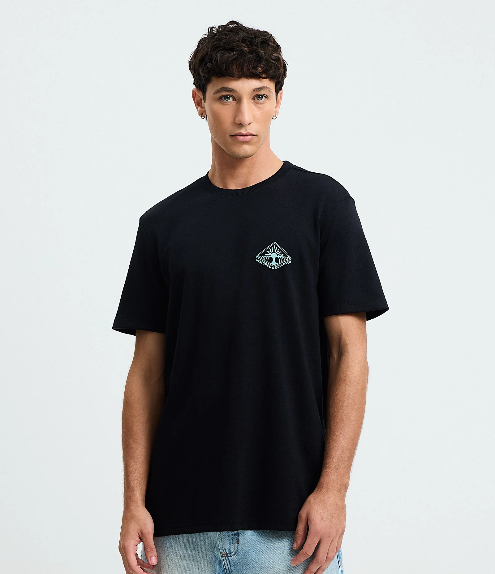 Camiseta em Algodão com Estampa Inspired e Discover Preto 1