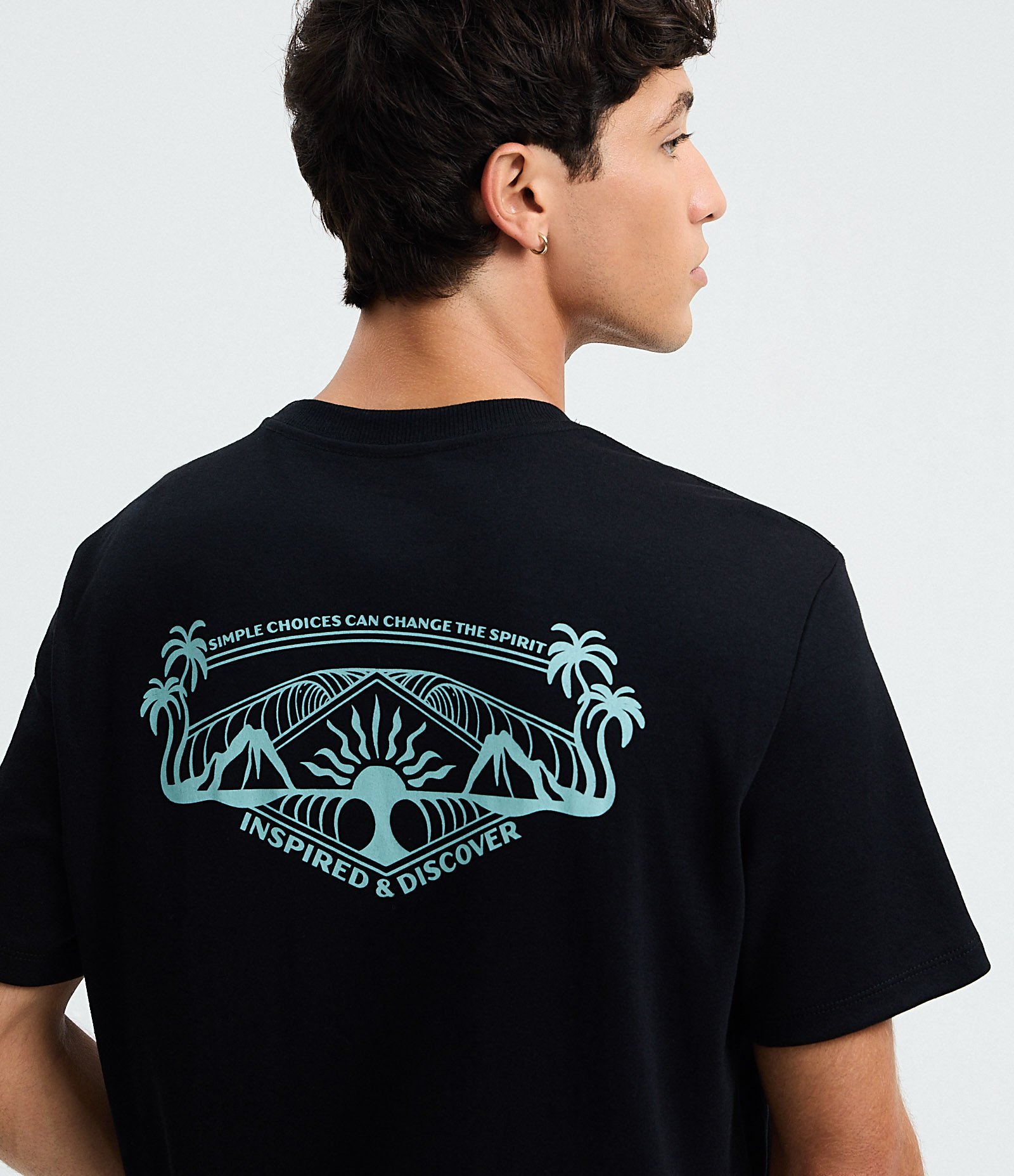 Camiseta em Algodão com Estampa Inspired e Discover Preto 3