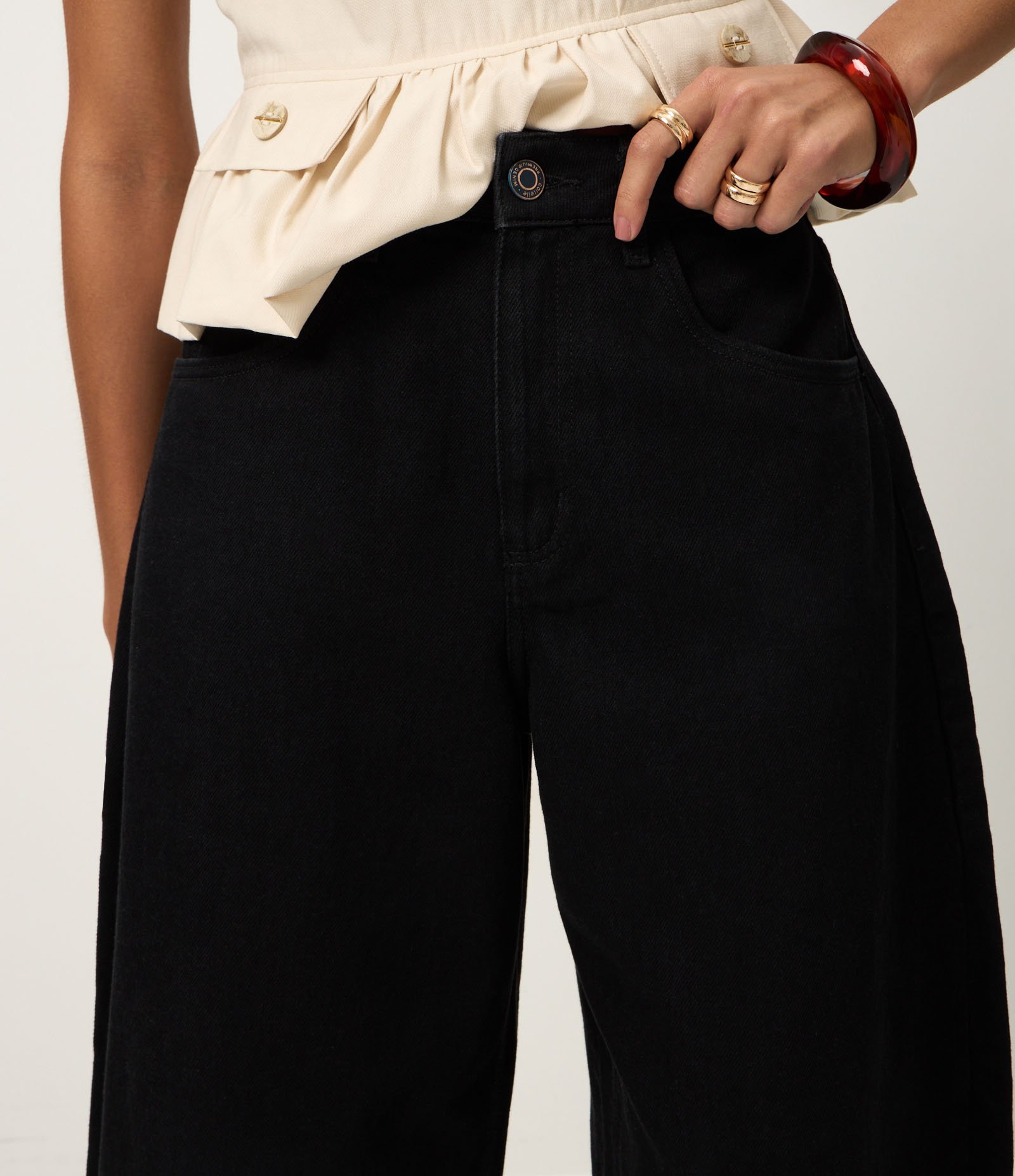 Calça Barrel em Denim com Cintura Média e Bolsos Preto 4