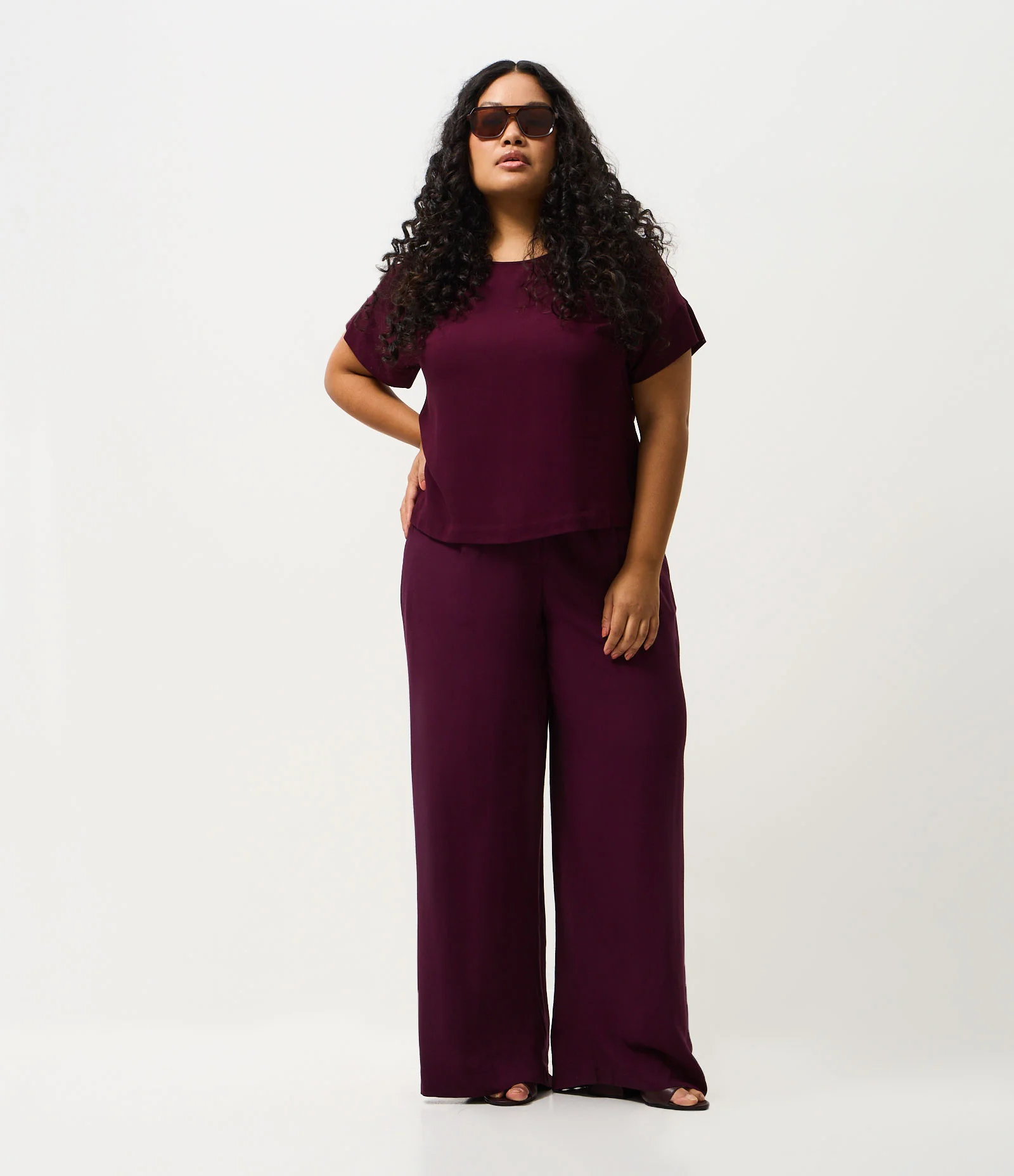 Blusa Básica em Viscose Manga Curta Curve & Plus Size Marrom 2