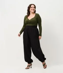Calça Aladim em Crepe Curve & Plus Size