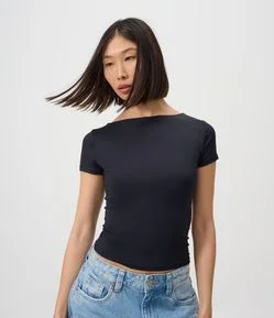 Blusa Regular em Poliamida com Gola Canoa