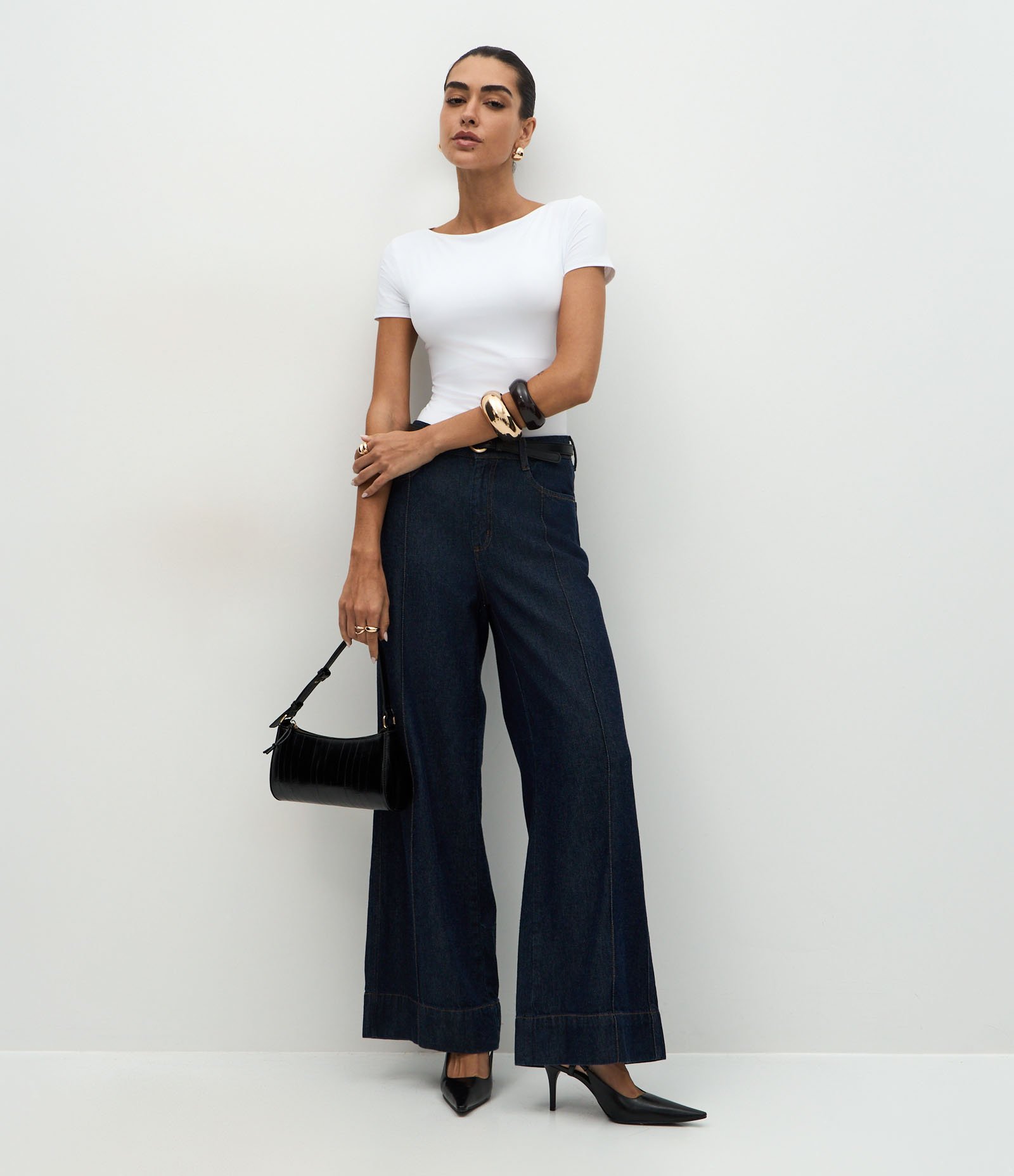 Blusa Regular em Poliamida com Gola Canoa Branco 2