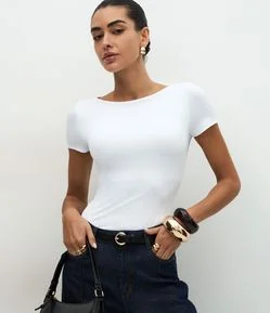 Blusa Regular em Poliamida com Gola Canoa