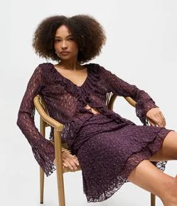 Blusa Bata em Renda com Aplicação de Brilho e Babados