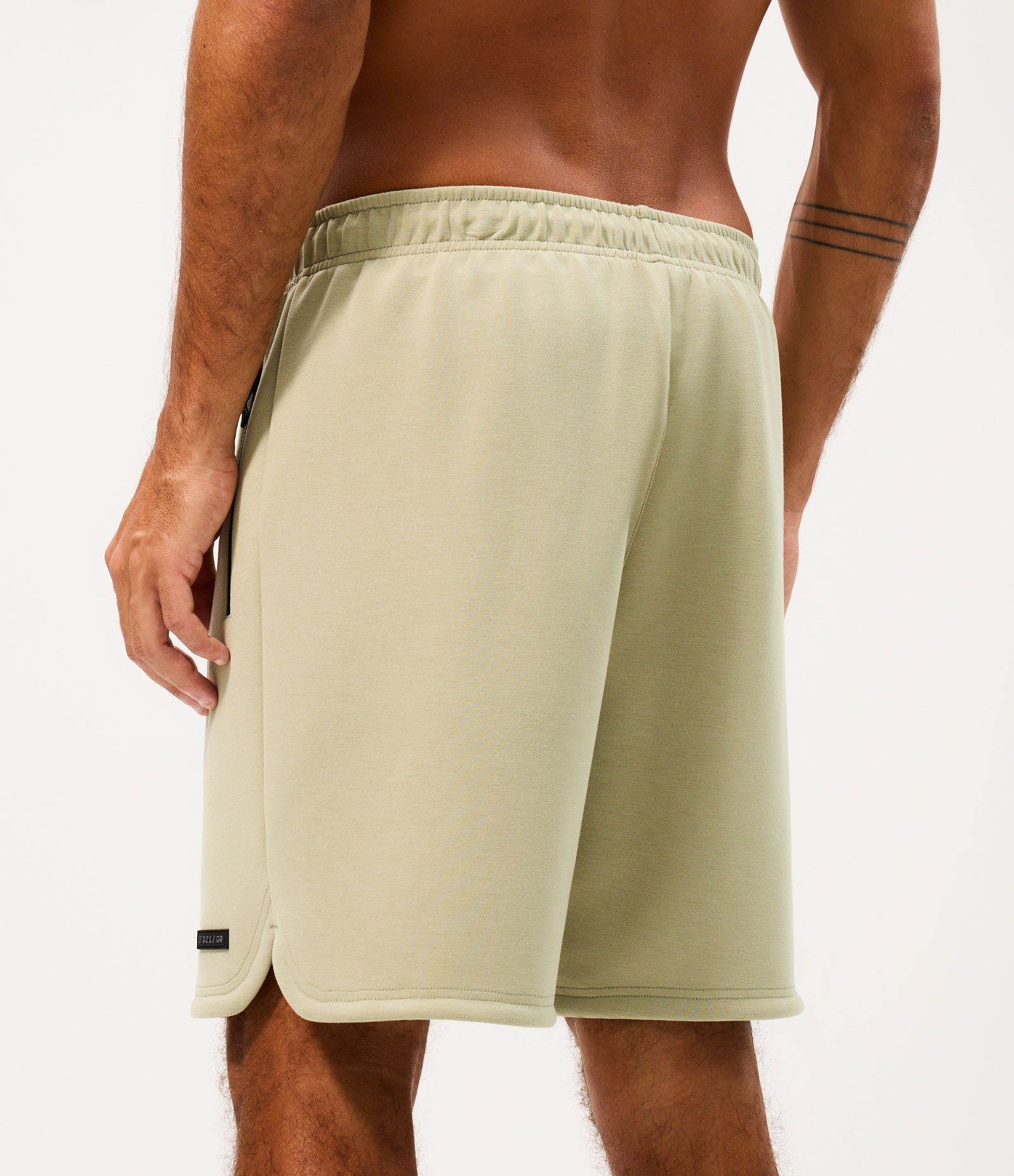 Bermuda Esportiva em Moletom Tecnológico com Cós Elástico e Zíper no Bolso Verde 4