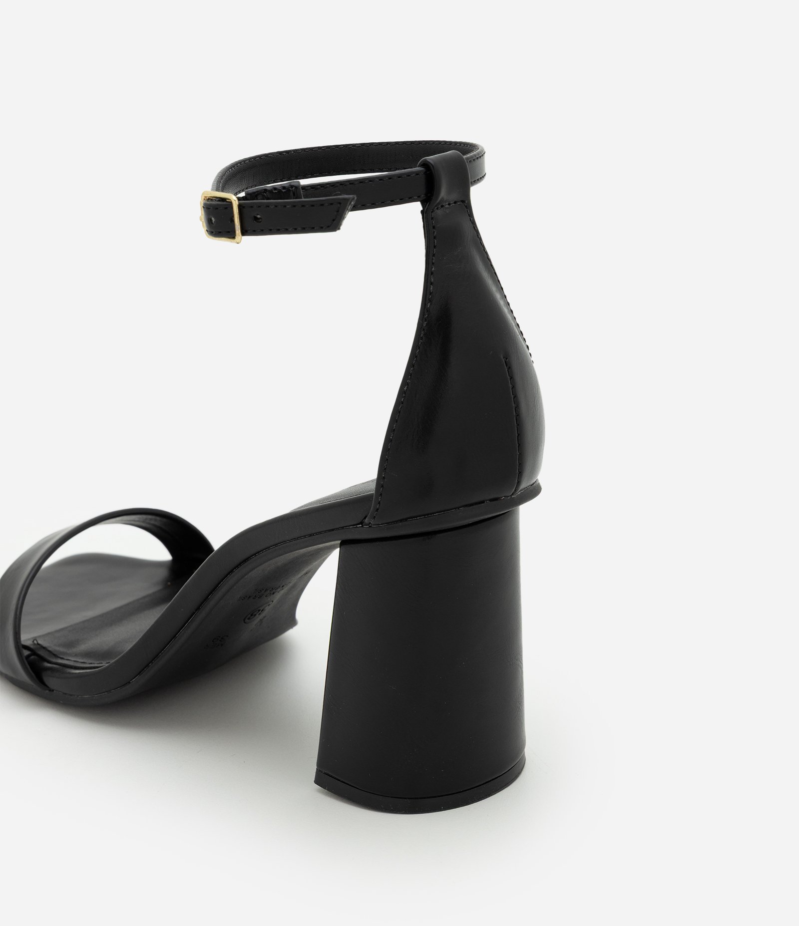 Sandália Salto Bloco em PU com Tira Única Preto 4