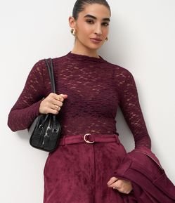 Blusa Justinha em Renda com Manga Longa