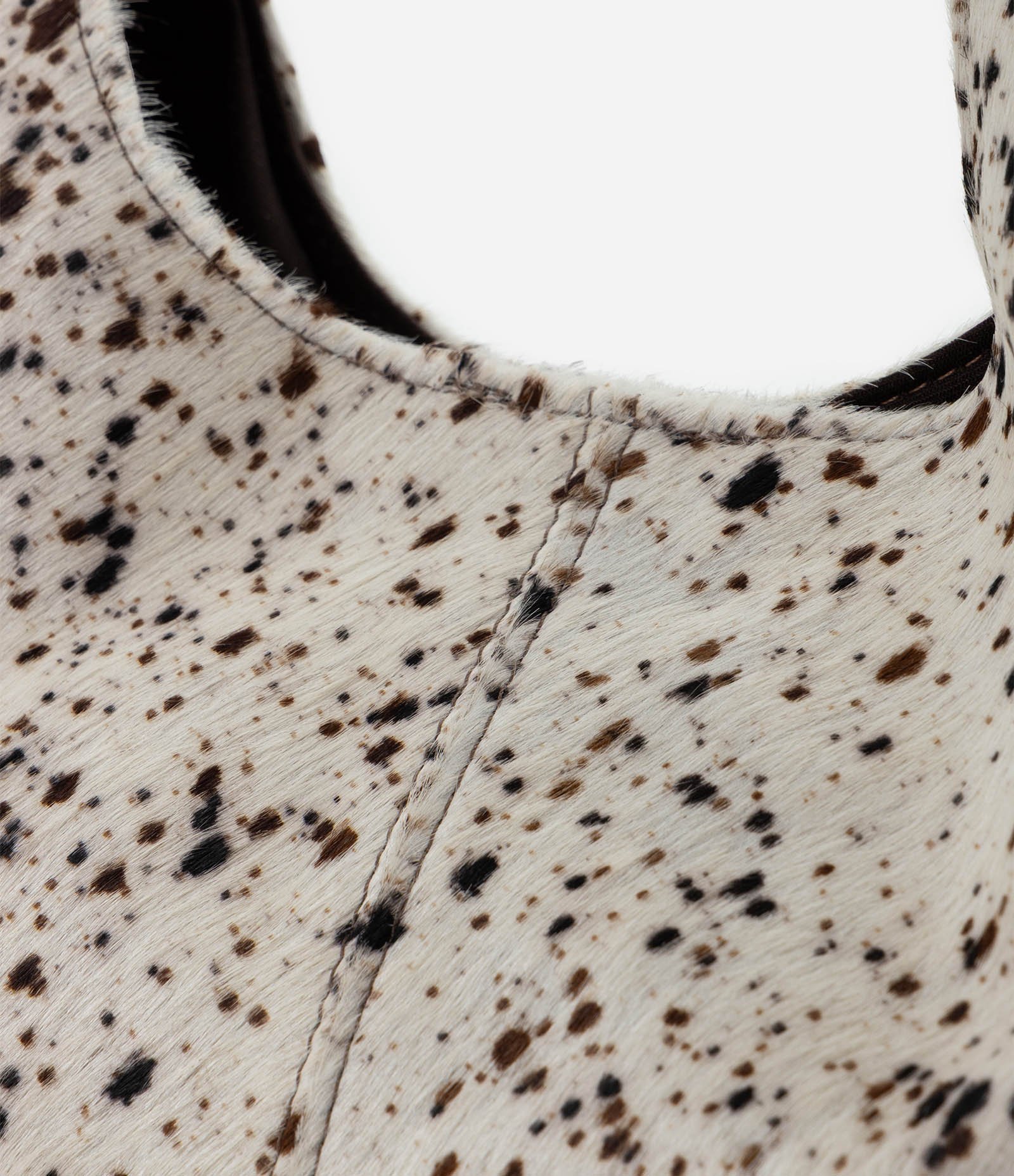 Bolsa Hobo Grande em Couro com Textura Peluciada Off White 4