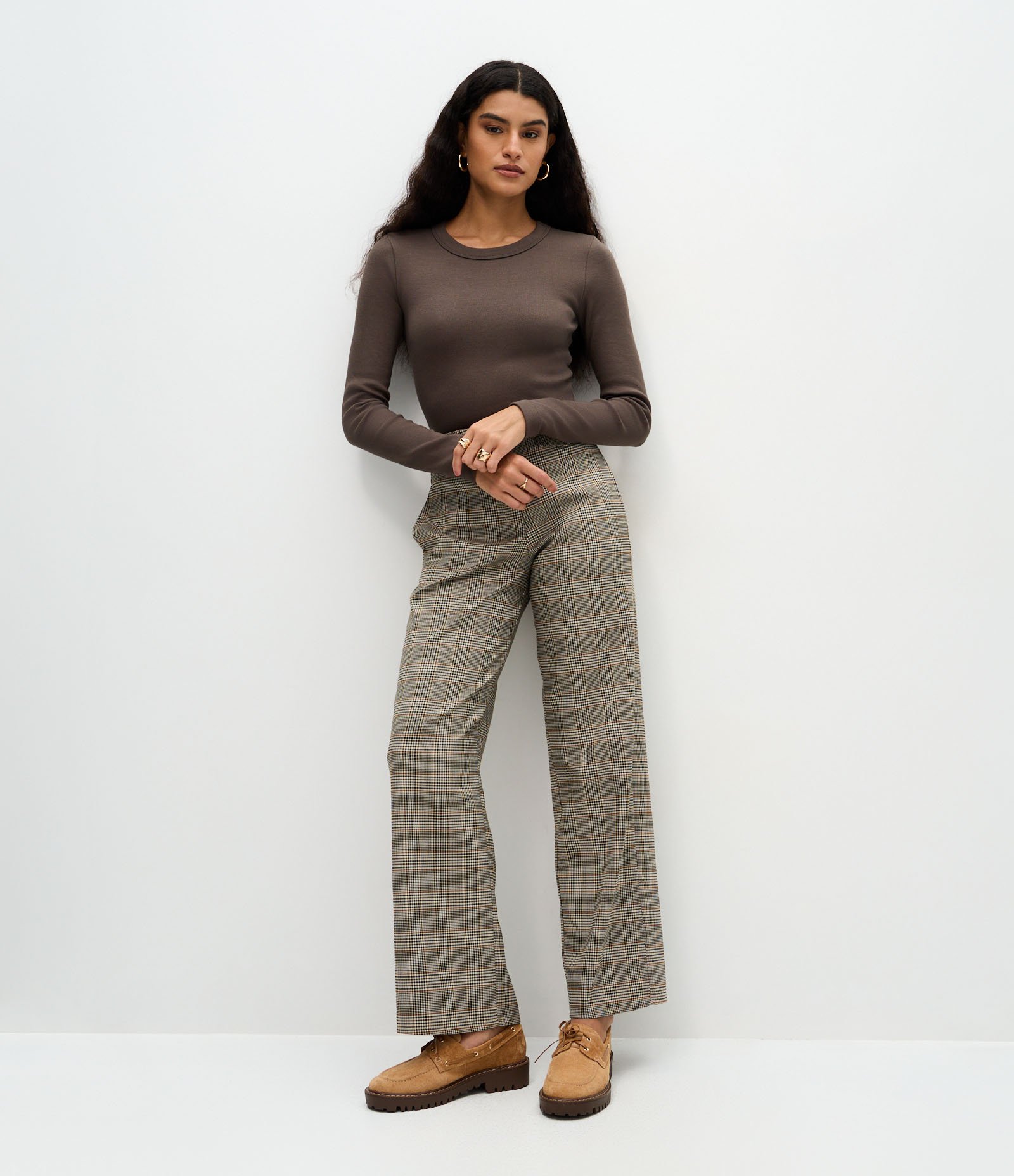 Blusa Básica Canelada em Ribana com Gola Redonda Marrom 2