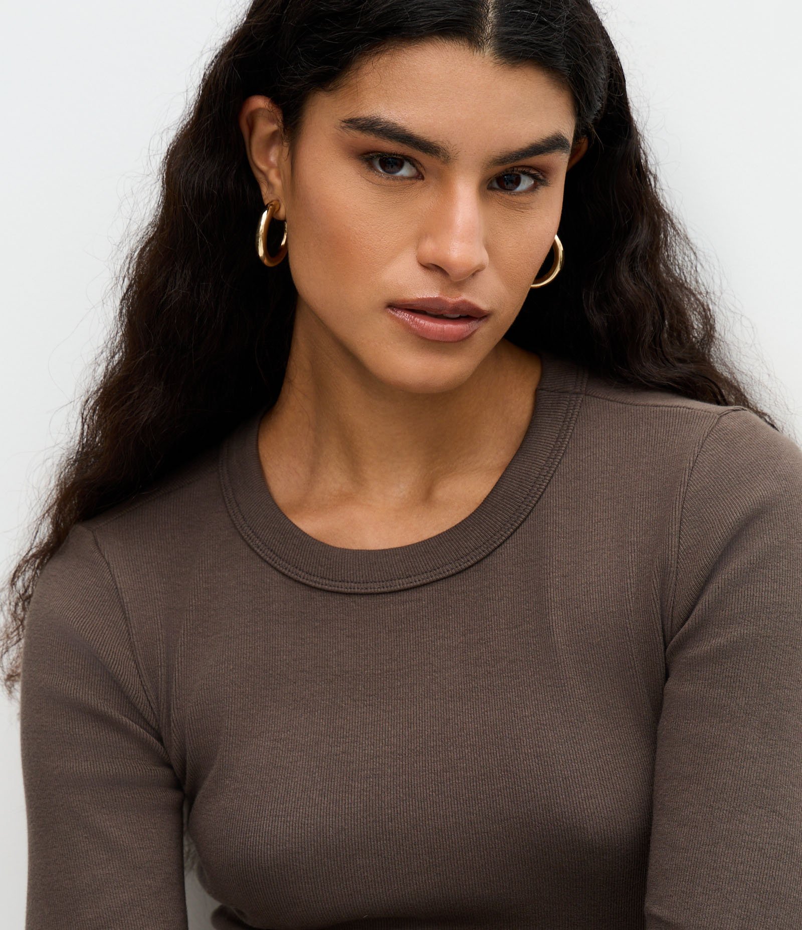 Blusa Básica Canelada em Ribana com Gola Redonda Marrom 3