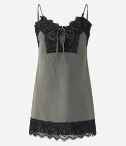 Vestido Curto de Alcinha com Renda