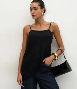 Blusa em Airflow Texturizado com Ponta Assimétrica