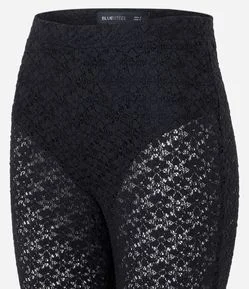 Calça Flare em Renda