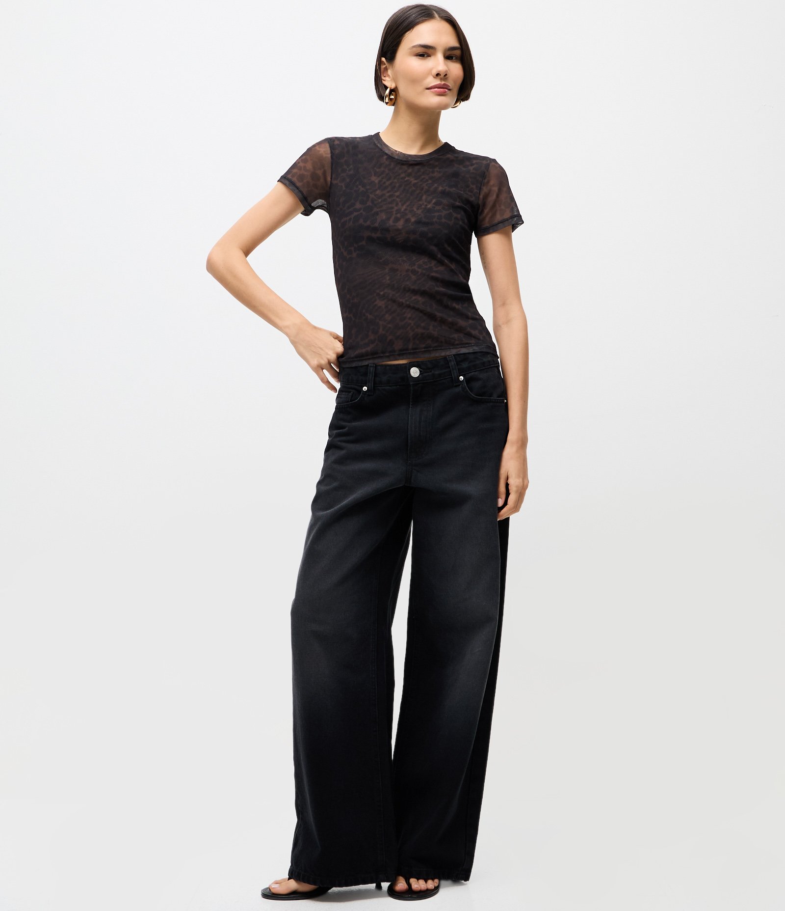 Blusa em Tule com Estampa Sombreada de Onça e Golinha Preto 2