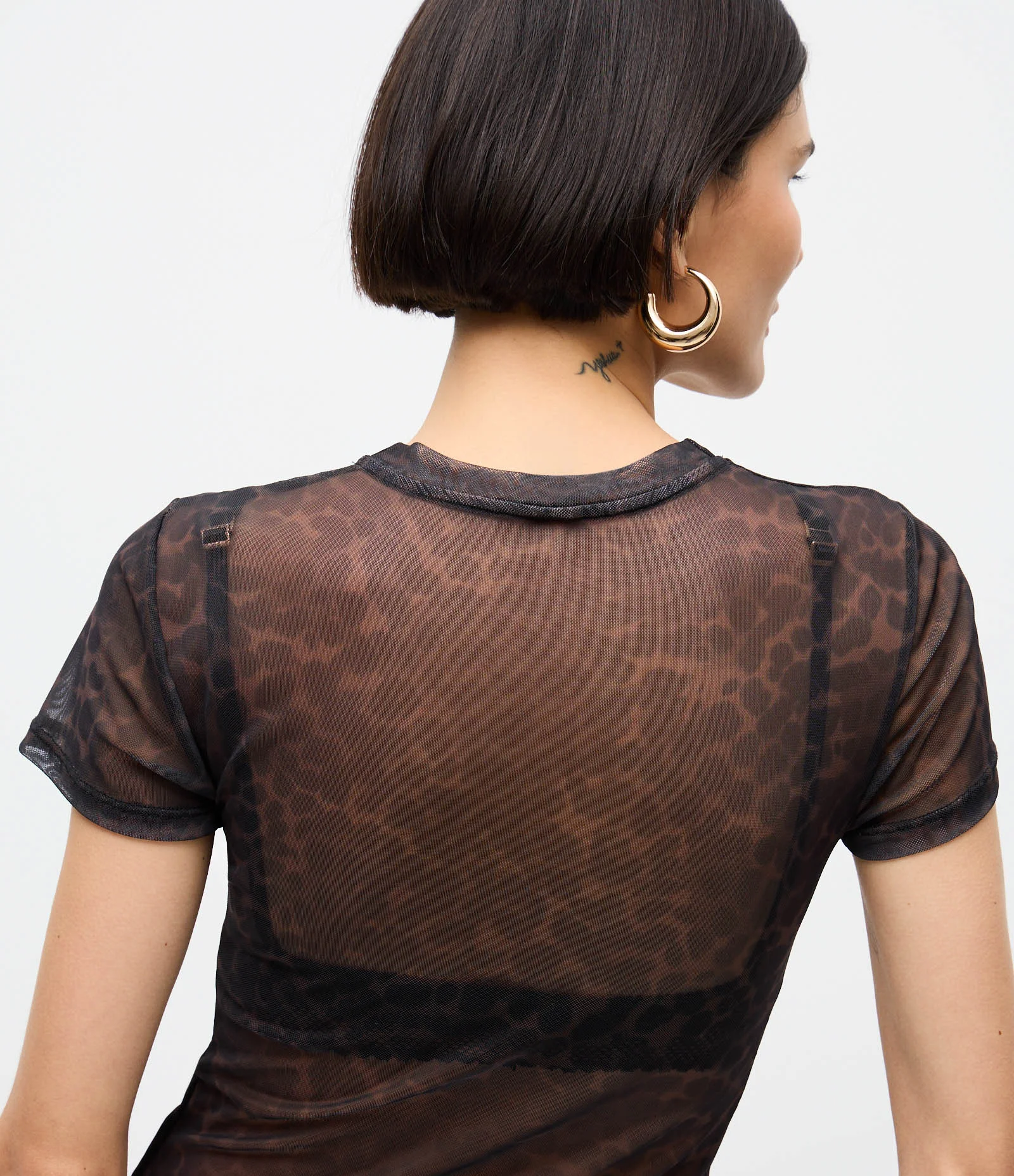 Blusa em Tule com Estampa Sombreada de Onça e Golinha Preto 4