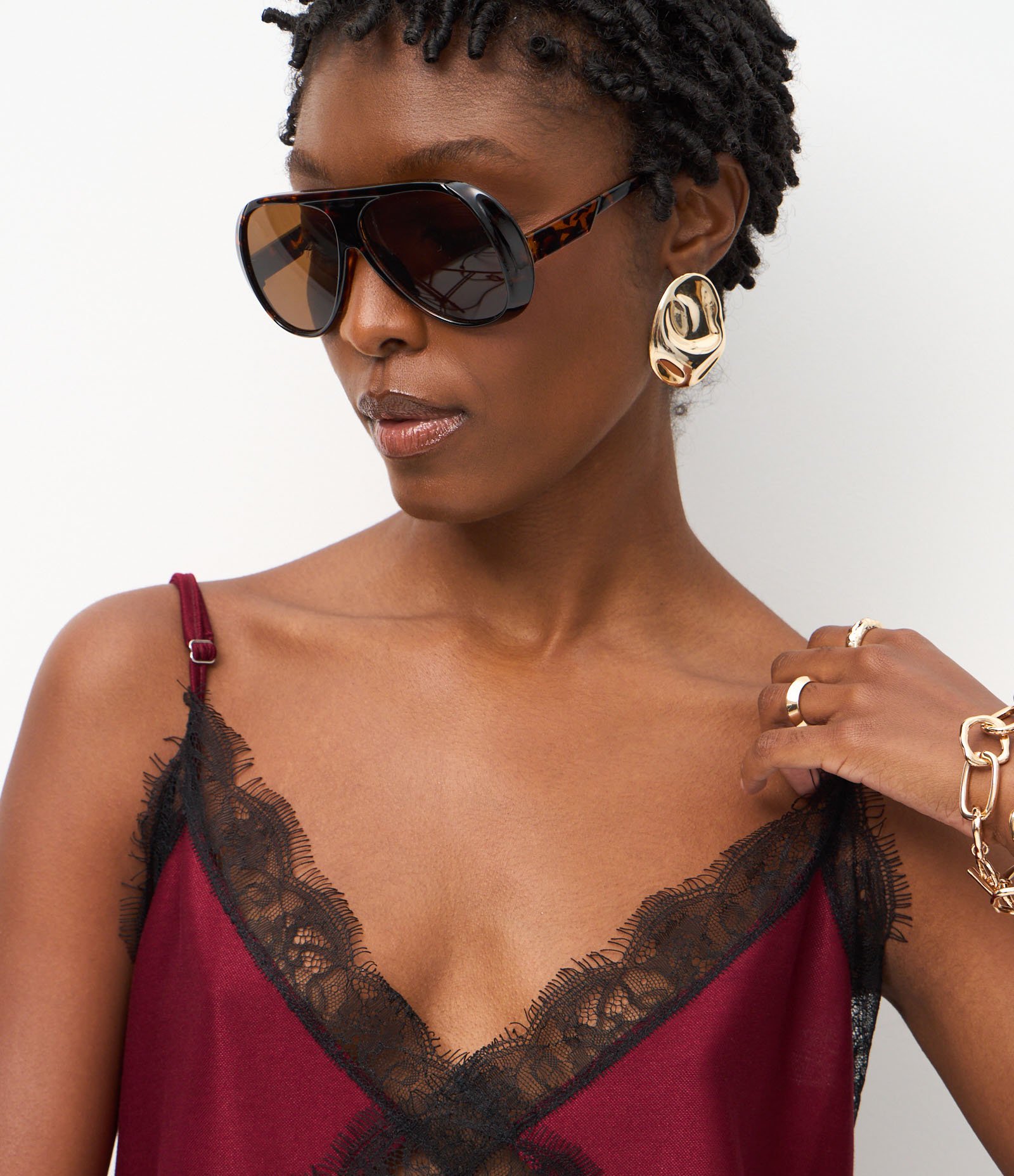 Blusa em Piquet com Renda Delicada Aplicada Vinho 4