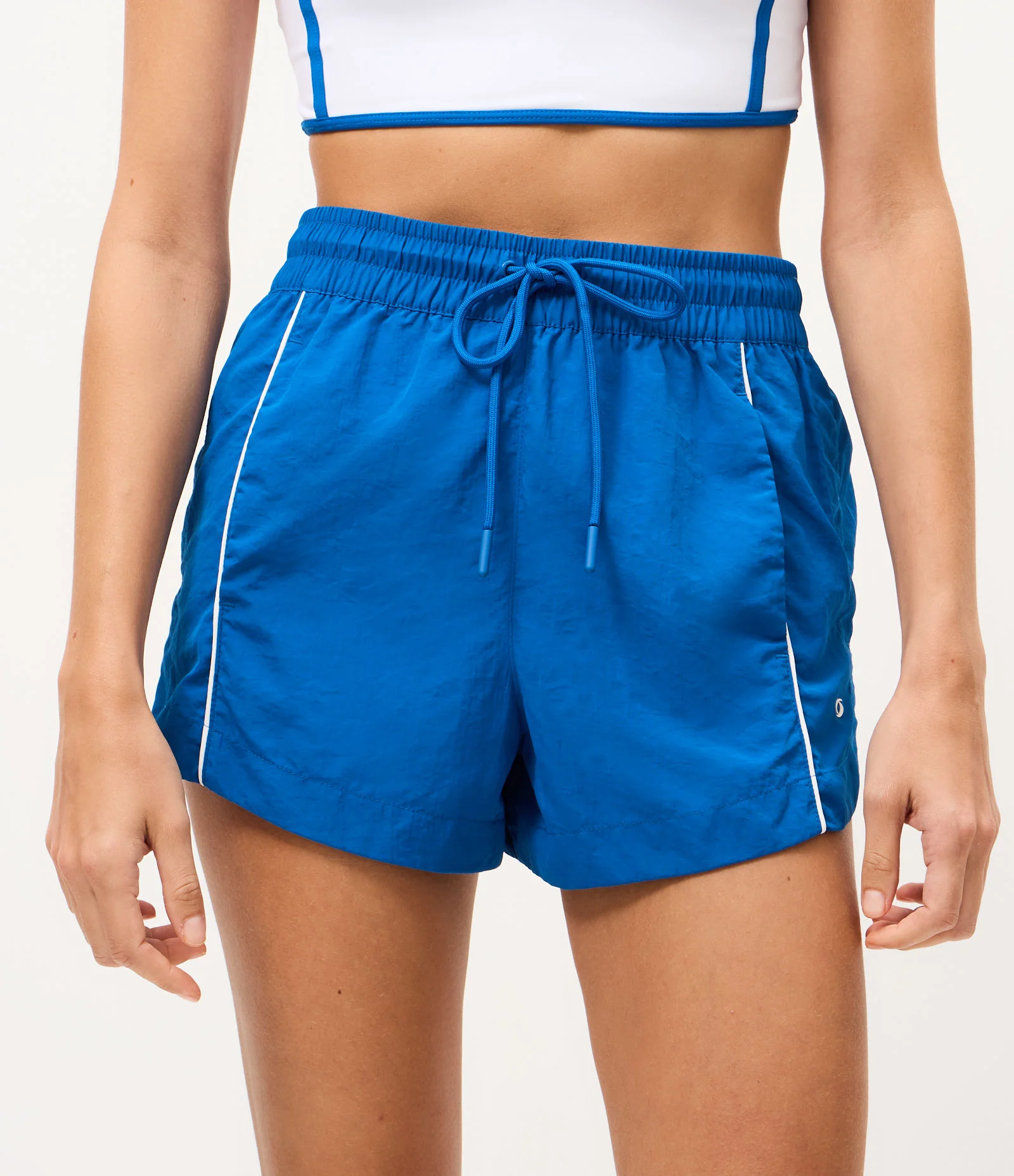 Bermuda Runner Esportiva com Frisos Contrastante Azul 2