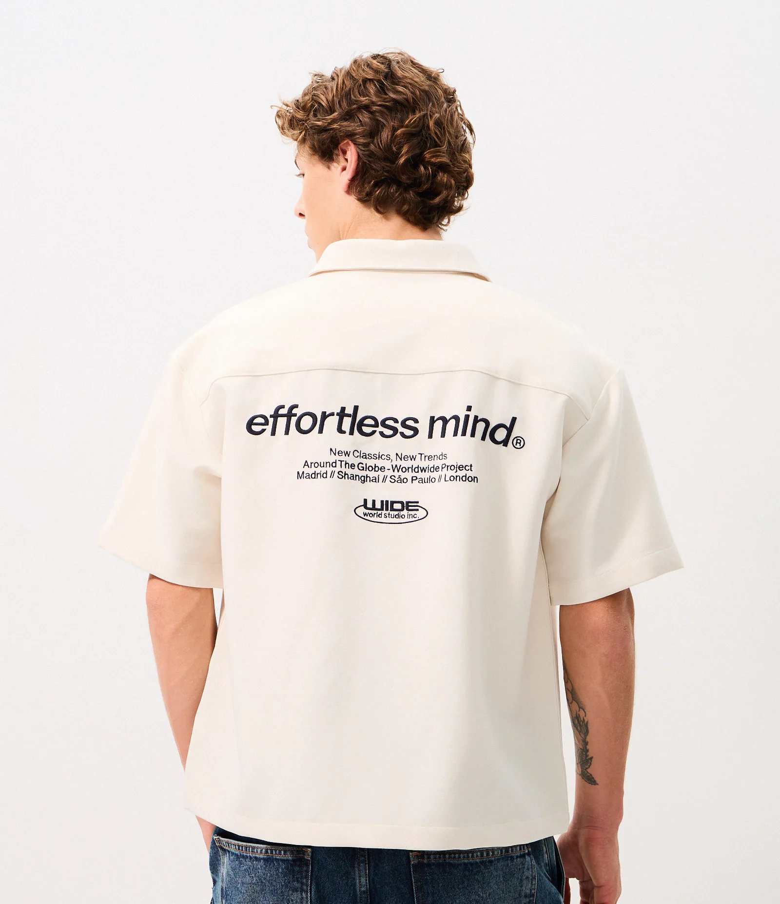 Camisa Boxy com Lettering Bordado Branco 1