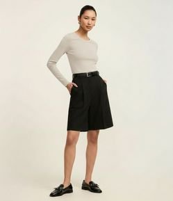 Blusa em Algodão com Gola Redonda