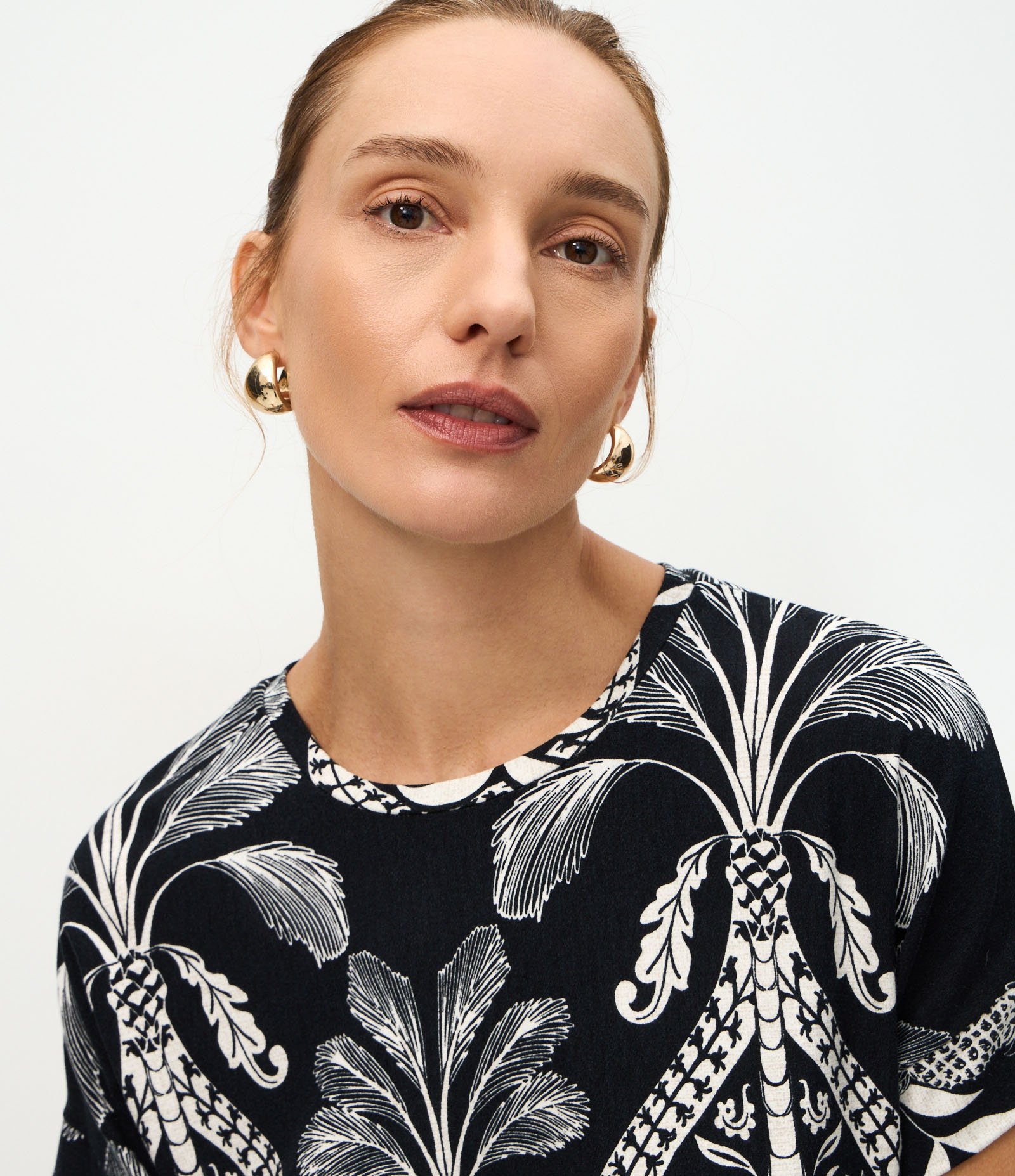 Blusa Manga Curta em Viscolycra com Estampa Tropical Preto 3