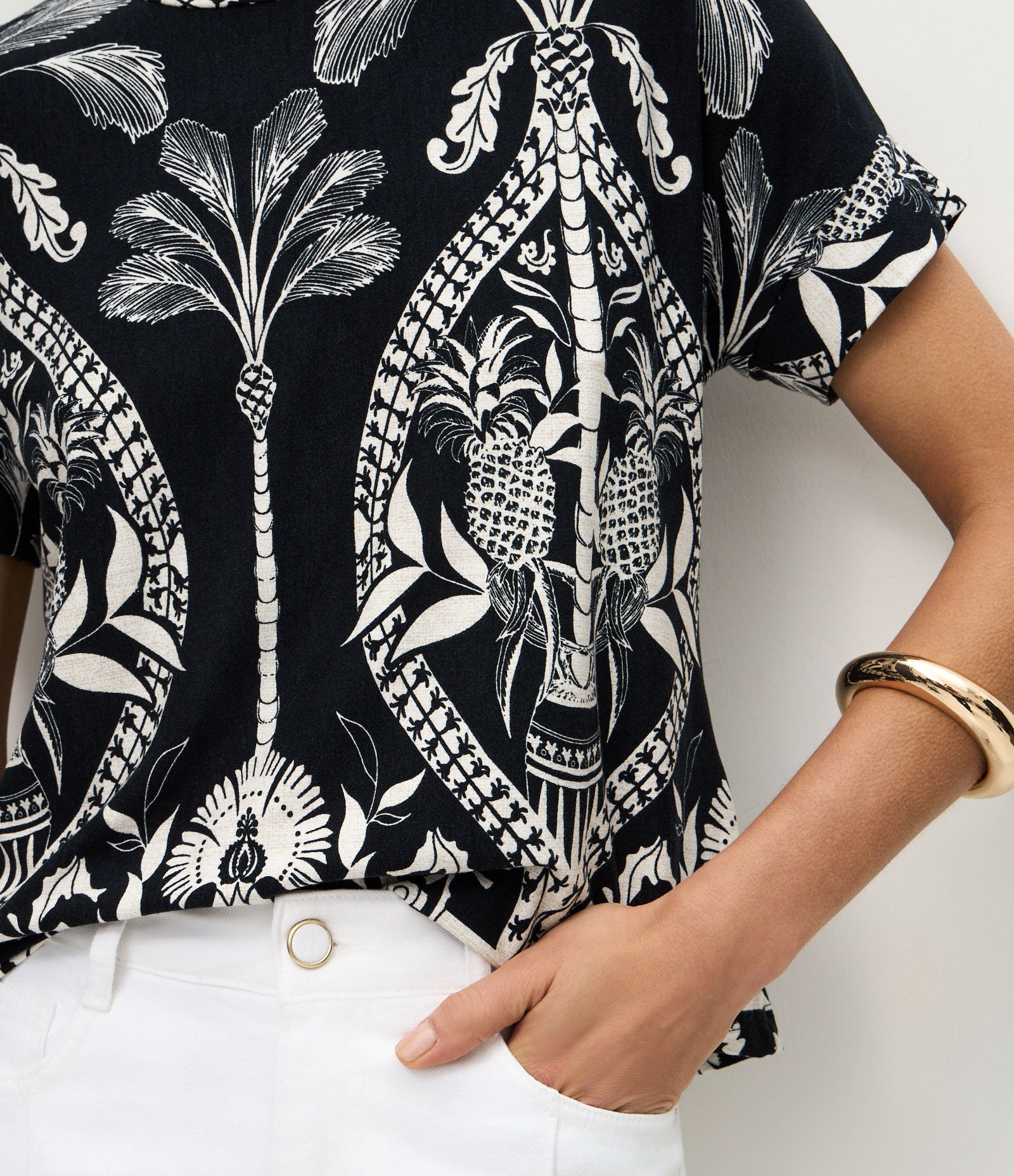 Blusa Manga Curta em Viscolycra com Estampa Tropical Preto 4