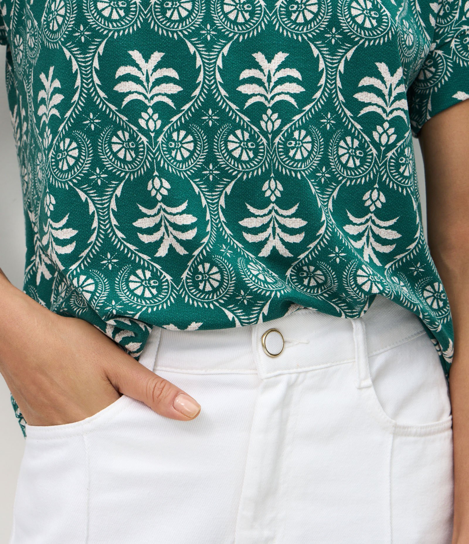 Blusa Reta em Viscolycra com Estampa Abstrata Verde 4