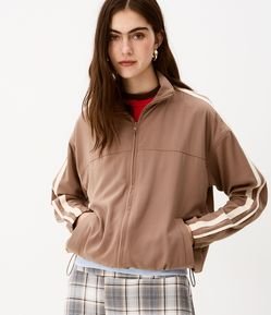 Jaqueta Oversized Esportiva em Microfibra com Recortes Contrastantes