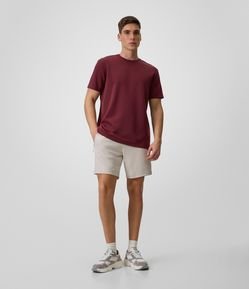Bermuda Esportiva Texturizada com Cós Elástico e Zíper no Bolso