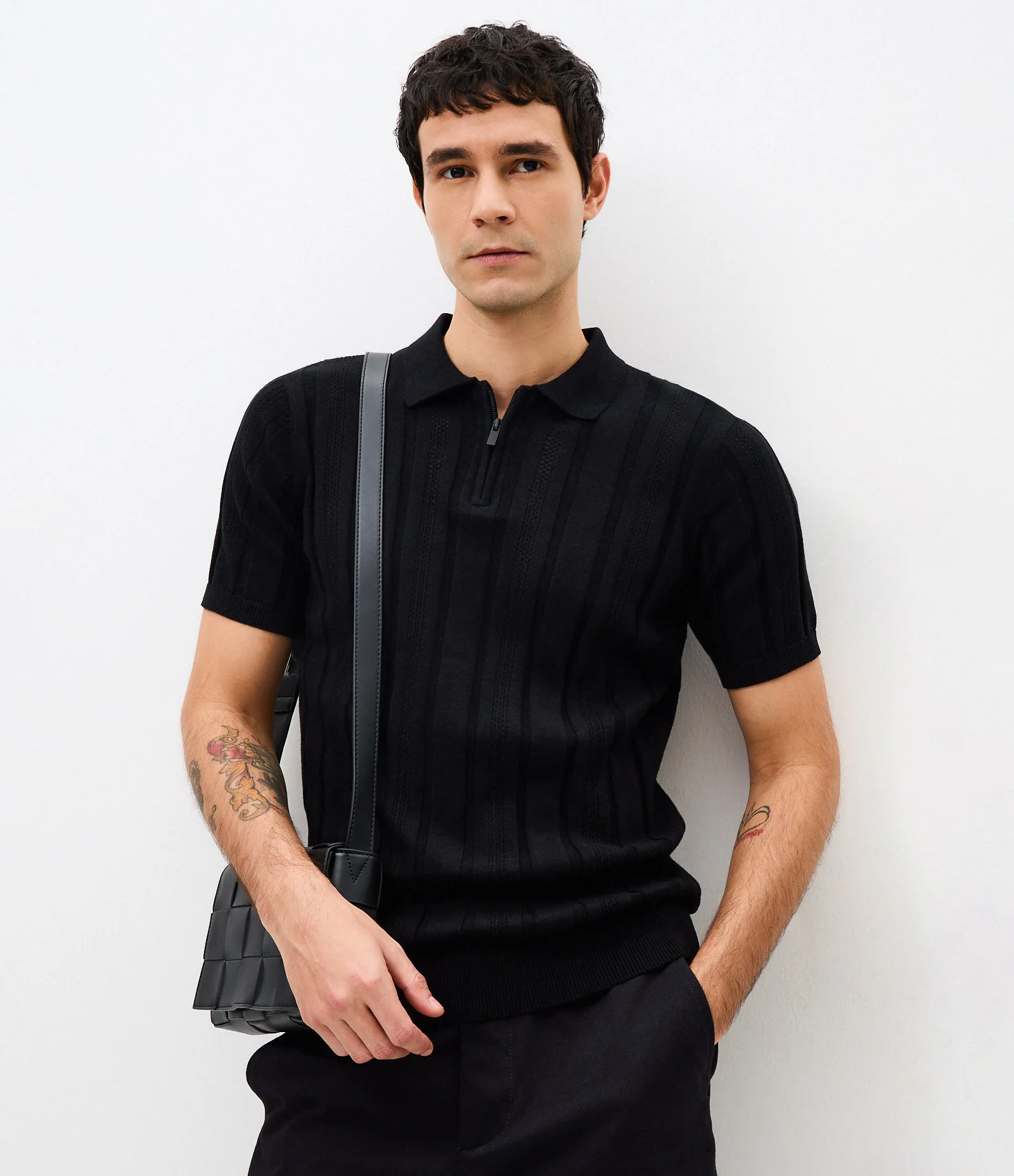 Camisa Polo Texturizada em Algodão com Zíper Preto